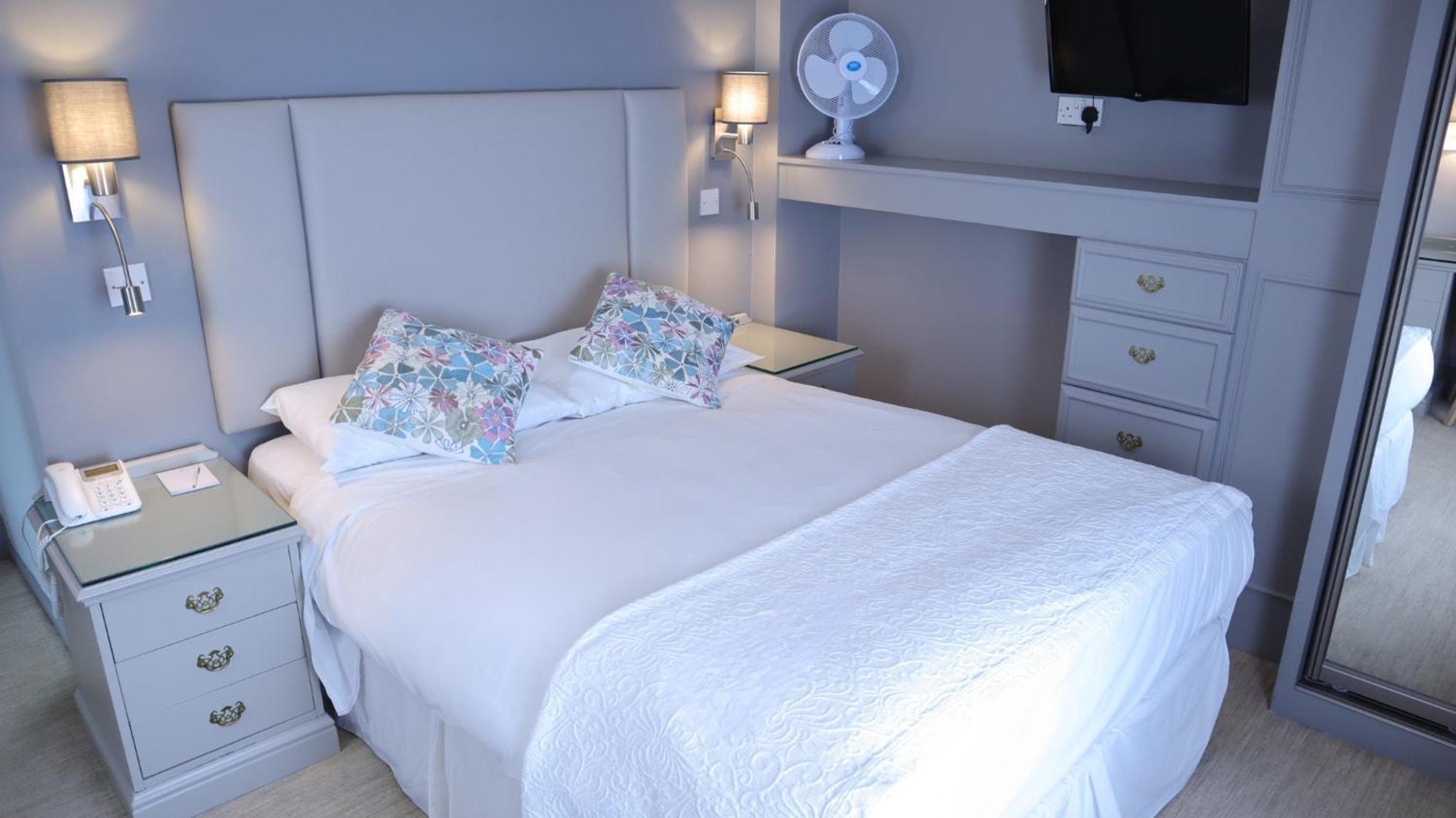Centennial Hotel Cambridge  Ngoại thất bức ảnh